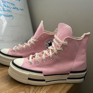 PINK PLATFORM CONVERSE